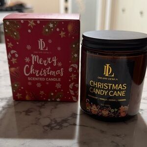 Dreamy Dewla Christmas Candy Cane 7 ounce Soy Wax Candle - Brown NWT
